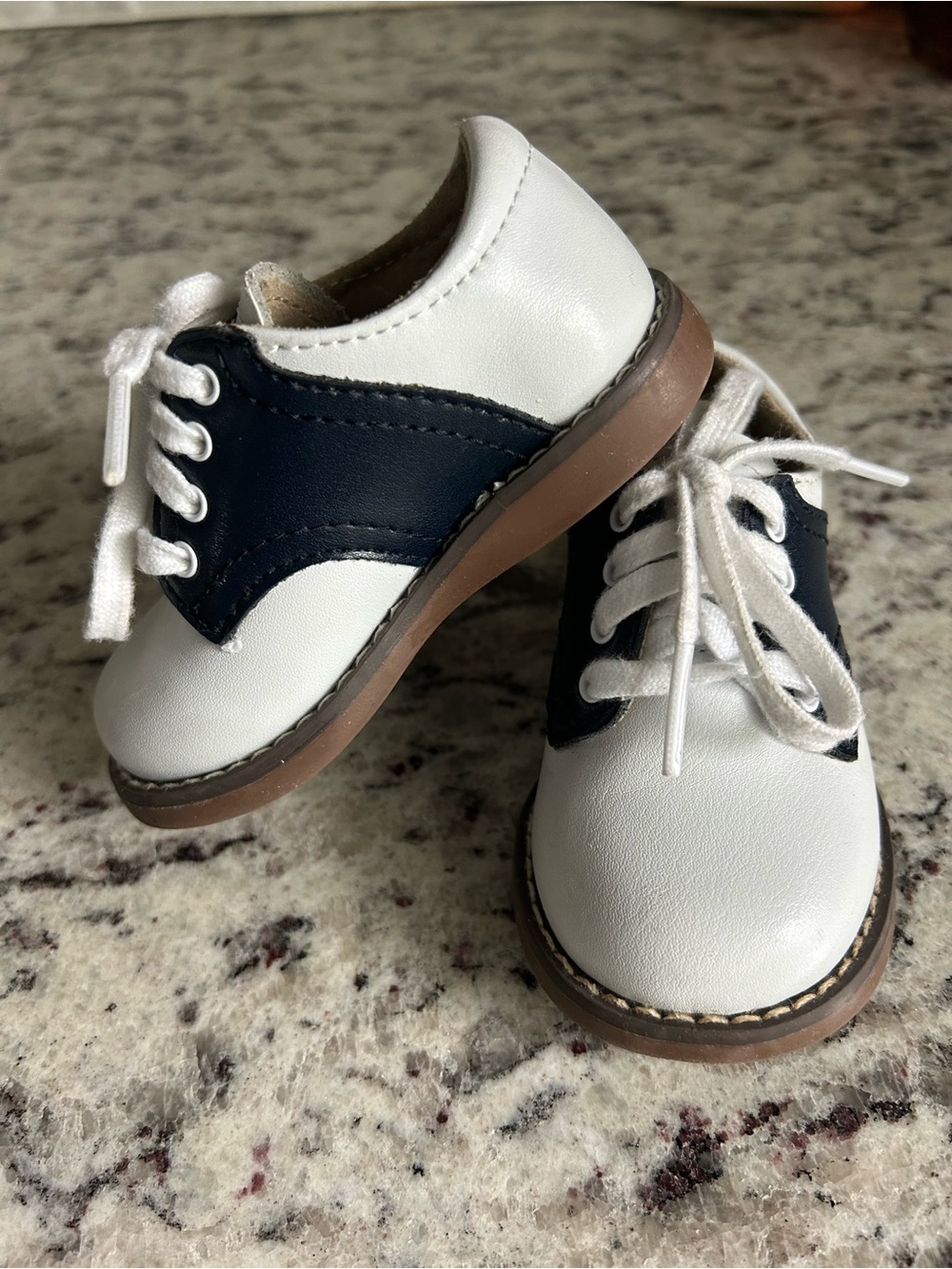 FootMates White and Navy Saddle Oxford Kids Dress Shoes